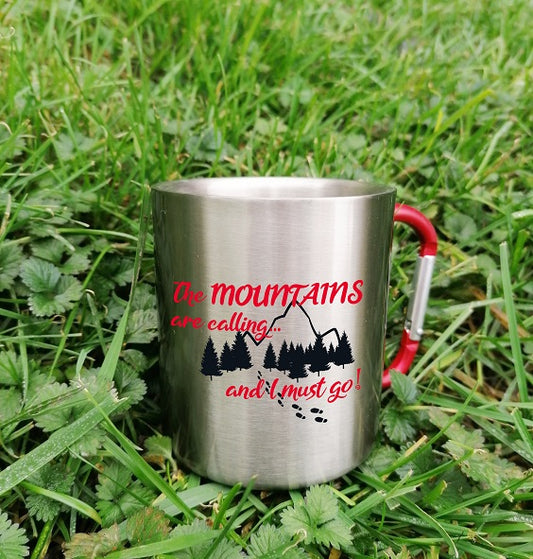 PAKET - "Mountains are calling" lončić s karabinerom i privjesak markacija